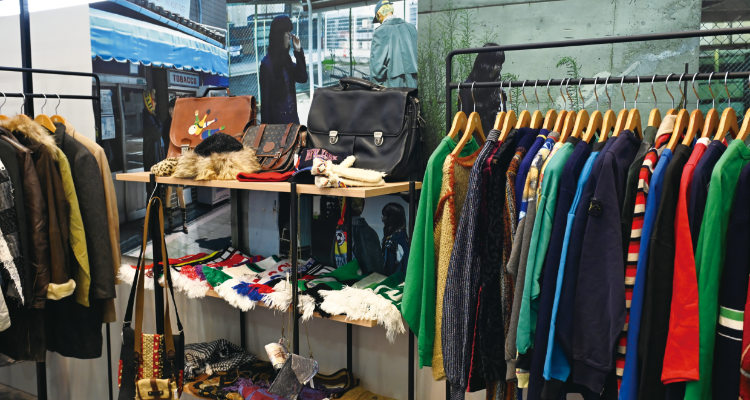 学生オリジナルブランドの商品を販売予定！ぜひお気軽にお立ち寄りください！